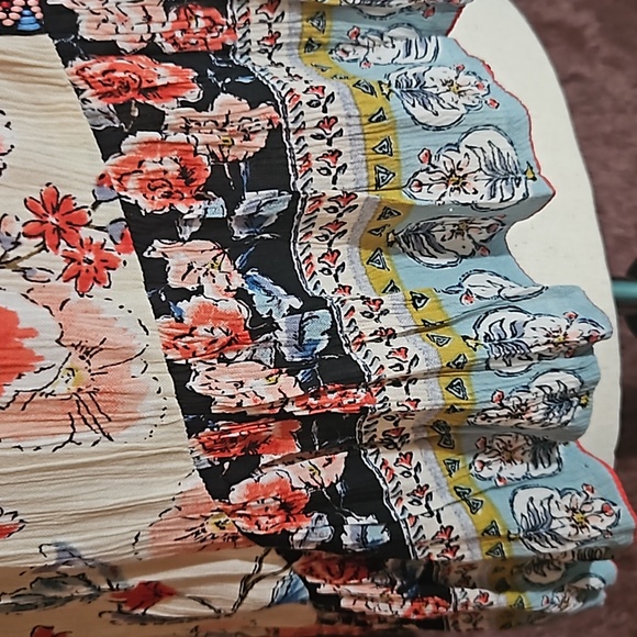 Patrons Of Peace Floral Tank Top - Picture 3 of 5